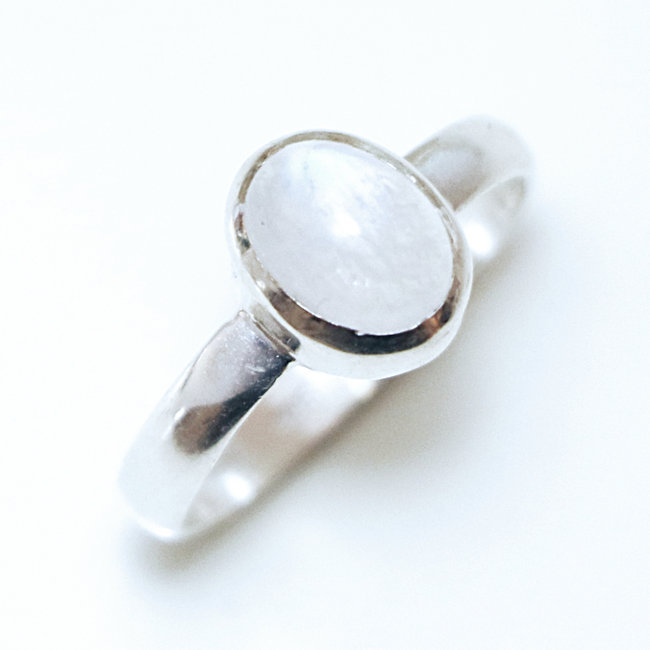 Bague fine ovale en argent 925 et Pierre de Lune - Inde 126