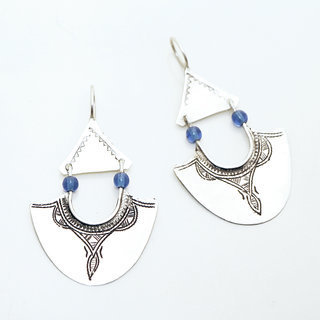 Bijoux ethniques touareg boucles d'oreilles en argent 925 femme pendantes longues feuilles graves perles bleues - Niger 047