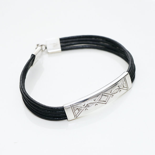 Bracelet touareg rectangle argent 925 cordon cuir noir - Niger 002